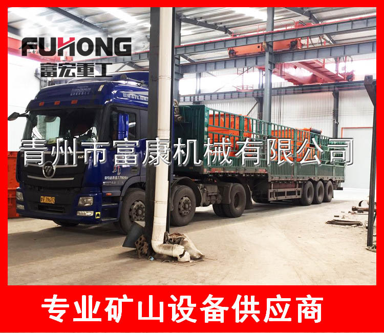 20180406錘式破碎機(jī)裝機(jī)發(fā)貨現(xiàn)場(chǎng)